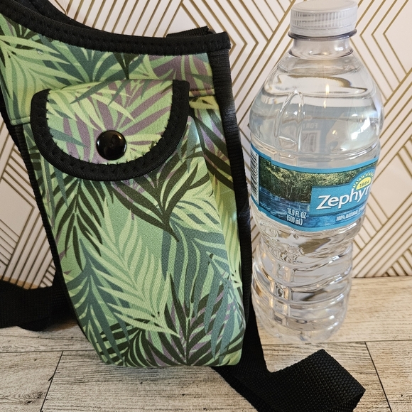 Smooth Trip Neoprene Water Bottle Carrier Bag Adjustable Strap and Phone Pocket - Picture 7 of 7